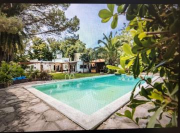 Casa · 155m² · 4 Ambientes · 1 Cochera · Casa en Venta de 2 Dorm., Quincho con Gran Parque y Piscina