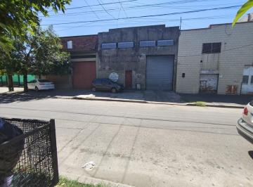 Bodega-Galpón · 908m² · Galpon de 20 X 26, con Entre Piso de 20 X 13 y Generador y Vestuario