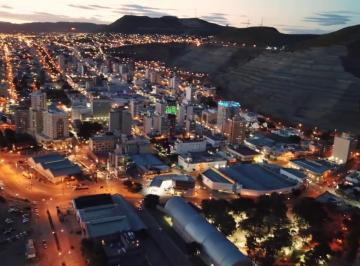 Casa · 4 Ambientes · Casa en El Centro de Comodoro