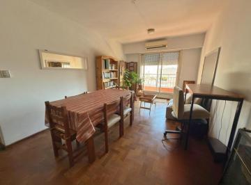 Departamento · 60m² · 3 Ambientes · Venta - Departamento 1 Dormitorio Amplio con Balcón - Zona Centro, Rosario.