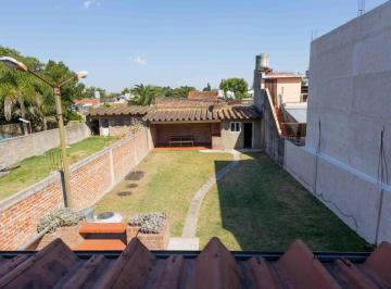 Casa · 200m² · 3 Ambientes · 1 Cochera · Chalet 8,66 X 36 m