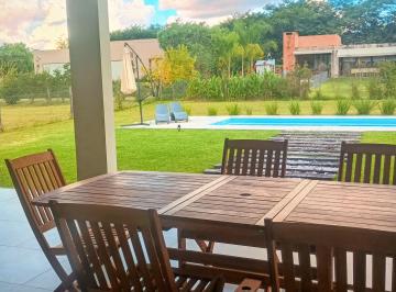 Casa de 3 ambientes, San Lorenzo Chico · Exclusiva Casa Amoblada A. T