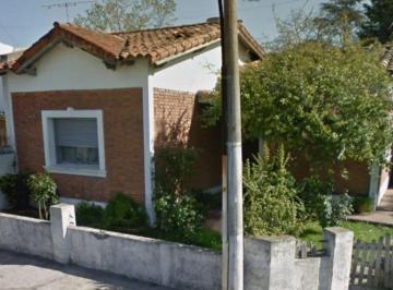 Casa · 341m² · 2 Dormitorios · Casa - Ringuelet