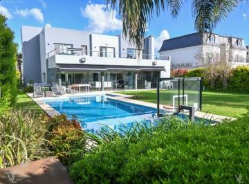 Casa · 383m² · 6 Ambientes · 6 Cocheras · Casa en Venta en La Lomada, Pilar, G. B. a. Zona Norte