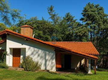 Casa · 85m² · 4 Ambientes · 1 Cochera · Venta Casa en Villa Gral Belgrano con Piscina