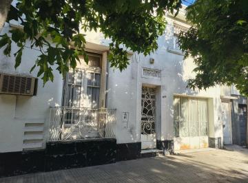 Casa · 147m² · 5 Ambientes · 1 Cochera · Venta Casa Echesortu - Constitucion 1200