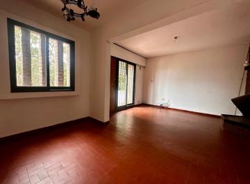 Casa · 139m² · 5 Ambientes · 1 Cochera · Vendo Casa en Urca Gran Oportunidad