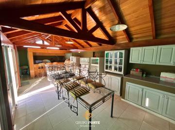 Casa · 315m² · 5 Ambientes · 3 Cocheras · Casa en Venta en Cerro de Las Rosas