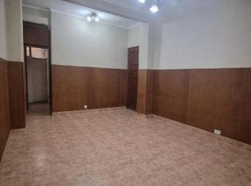 PH de 4 ambientes, Monte Castro · PH en Venta 4 Amb + 2 Patios en Monte Castro. Oportunidad!