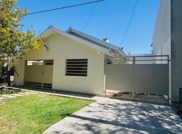 Casa de 5 ambientes, La Plata · Casa en Venta Remodelada Entre Caminos en Gonnet