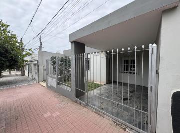 Casa · 70m² · 6 Ambientes · 1 Cochera · Alquila Casa 2 Dorm. a m de Av Julio Roca Cordoba