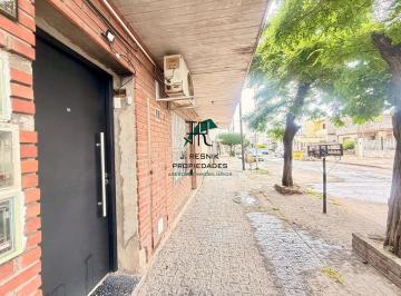 PH · 86m² · 4 Ambientes · Excelente Casa Tipo Chalet con Pileta