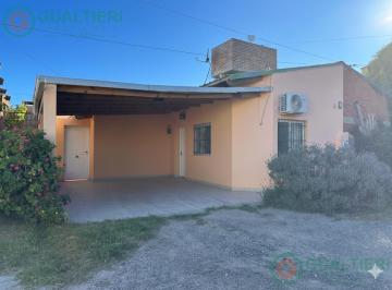 Casa · 70m² · 4 Ambientes · 1 Cochera · Casa de Dos Dorm. en Venta - Las Grutas