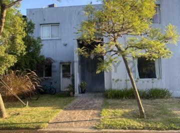 Casa · 180m² · 7 Ambientes · 2 Cocheras · Casa en Venta - Barrio Jacaranda - 7 Ambientes