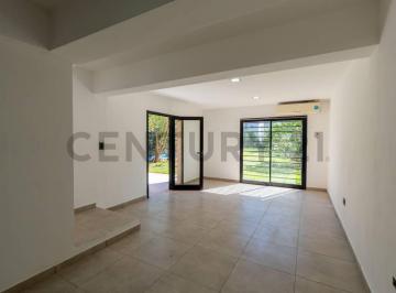 Casa · 120m² · 4 Ambientes · 2 Cocheras · Casa en Venta en La Plata 3 Dorm. Sicardi