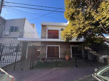 Casa de 4 ambientes, Córdoba · Casa en Venta - Tres Dorm. en Barrio Maipu