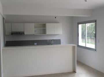 Casa · 68m² · 3 Ambientes · 1 Cochera · Casa en El Sendero