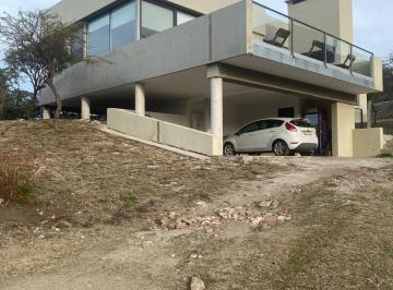 Casa · 203m² · 4 Ambientes · 2 Cocheras · Casa en Venta en Tierra Alta Malagueño, 3 Dorm., Pileta