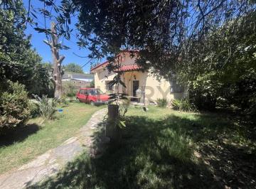 Casa · 130m² · 3 Ambientes · 3 Cocheras · Luminosa Casa en Moreno en Terreno de 1000 m con Pileta y Parrilla