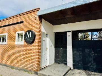 Casa · 500m² · 3 Dormitorios · 3 Cocheras · Casa 3 Dorm. en 144 E/60 y 61, Los Hornos
