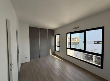 Casa · 80m² · 3 Ambientes · 1 Cochera · Venta Impecable Dúplex a Estrenar con Cochera y Jardín en Carapachay
