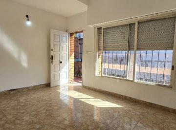 Departamento · 40m² · 2 Ambientes · Venta PH 2 Ambientes con Balcon en Gervasio Mendez Al 3200, Carapachay