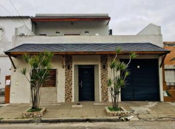 MLM-MLM-715_2 · Casa 5 Ambientes. | Fragata Trinidad Al 2000