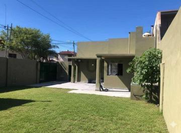 Casa · 180m² · 3 Ambientes · 1 Cochera · Casa Venta Lomas de Zamora