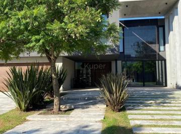 Casa · 590m² · 7 Ambientes · 1 Cochera · Casa en Venta en El Yacht, Nordelta, Tigre