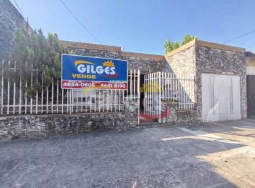 Casa · 108m² · 5 Ambientes · 1 Cochera · Venta de Casa 5 Ambientes con Garage Patio y Fondo Libre en Palomar