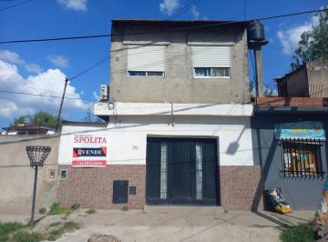 Casa · 71m² · 4 Ambientes · 1 Cochera · Casa en Venta en Jose León Suarez