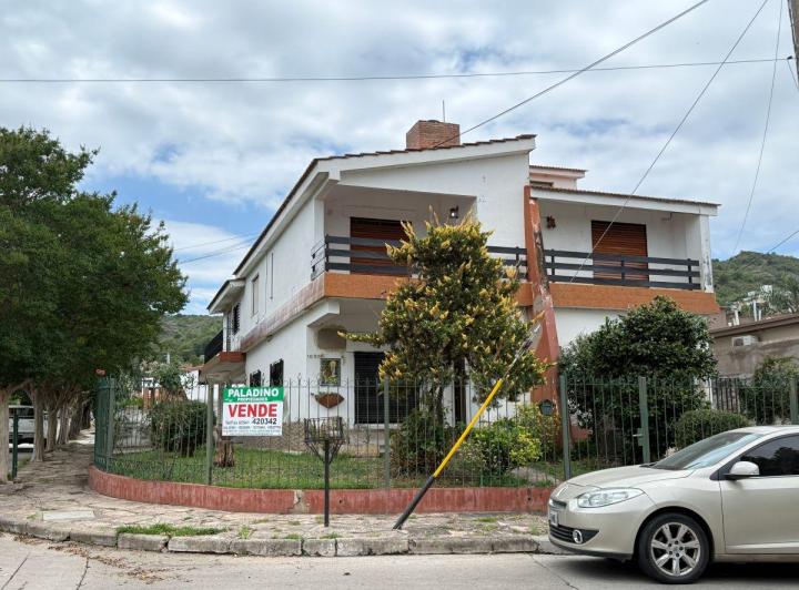 Casa · 311m² · 11 Ambientes · 1 Cochera