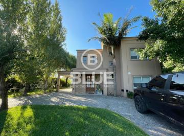 Casa · 620m² · 5 Ambientes · 2 Cocheras · Casa Venta Canning El Rocio 5 Ambientes y Piscina