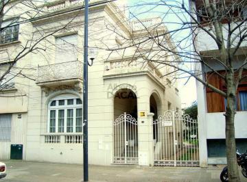 Casa · 296m² · 6 Ambientes · 2 Cocheras · Casa - La Plata