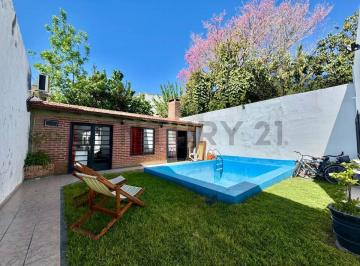 Casa · 179m² · 4 Ambientes · 1 Cochera · Casa en Venta en Planta Baja, La Plata