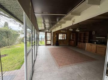 Casa · 142m² · 4 Ambientes · 3 Cocheras · Casa de 3 Dorm. en Venta en City Bell