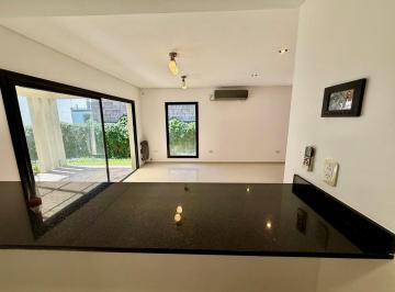 Casa · 75m² · 2 Ambientes · 1 Cochera · Casa en Venta con Parque en City Bell, La Plata