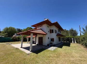 Casa de 4 ambientes, Chascomús · Importante Casa Sobre Esquina a Una Cuadra de La Laguna