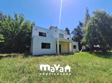 Quinta vacacional · 270m² · 4 Ambientes · 3 Cocheras · Casa en Venta