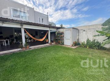 Casa · 250m² · 6 Ambientes · 2 Cocheras · Casa en Claros del Bosque Apta Credito Privado!