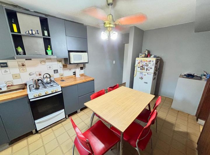 Casa · 200m² · 5 Ambientes · 1 Cochera