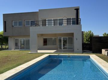Casa · 205m² · 4 Ambientes · 2 Cocheras · Casa Al Lago El Cantón