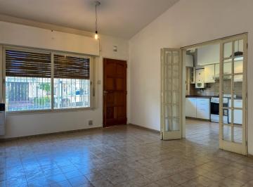 Casa · 130m² · 4 Ambientes · 1 Cochera · Casa en Venta 2 Dorm.