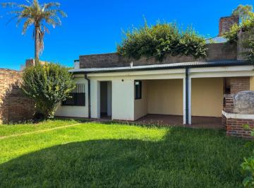 Casa · 130m² · 4 Ambientes · 1 Cochera · Casa en Venta 2 Dorm.