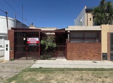 Casa · 200m² · 5 Ambientes · 1 Cochera · Casa en Wilde