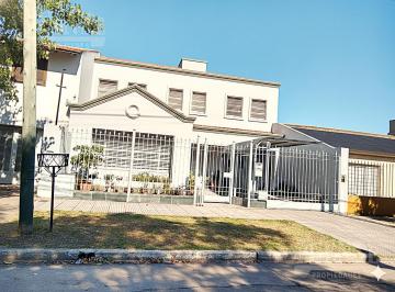Casa de 3 ambientes, Lomas de Zamora · Excelente Chalet con Pileta