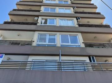 Departamento · 40m² · 2 Ambientes · Banfield Departamento en Venta! Excelente Ubicación!