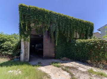 Bodega-Galpón · 1465m² · 4 Ambientes · Alquiler de Galpón en Quilmes con Casa 4 Ambientes