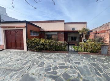 Casa de 3 ambientes, La Plata · Casa con 3 Dorm. de 150 m² en Venta en La Plata