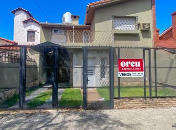 Casa de 8 ambientes, Ciudad de Santa Fe · Casa de 2 Plantas y Una Segunda Vivienda Independiente Al Fondo
